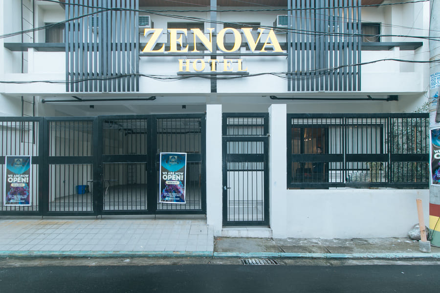 RedDoorz @ Zenova Hotel