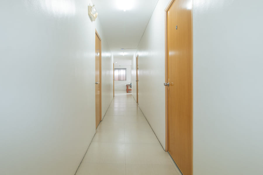 RedDoorz @ Qhouzz near PUP