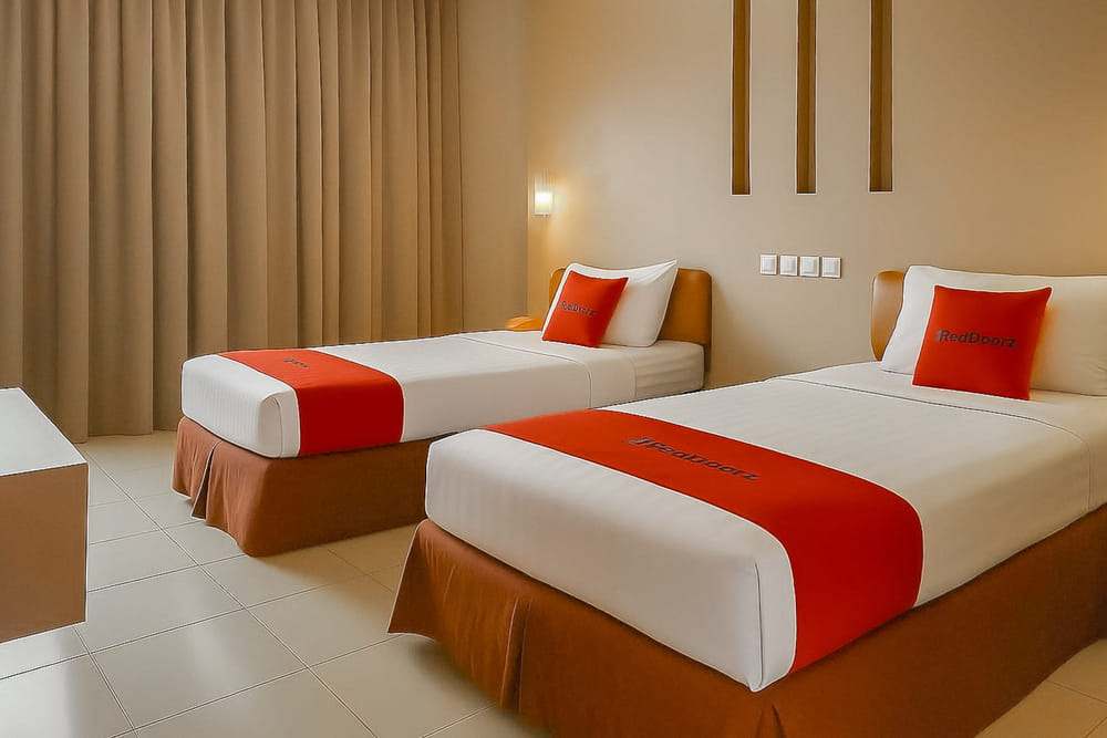 RedDoorz Deluxe Twin Room