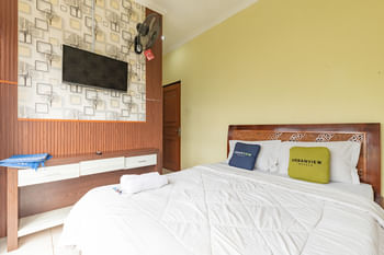 Urbanview Resort Syariah Khansa Cisarua Puncak