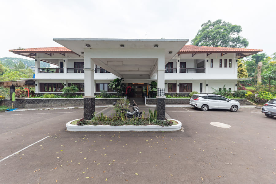 Urbanview near Pasir Angin Hotel