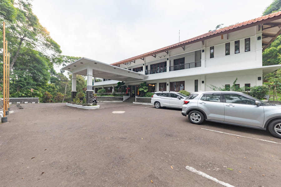 Urbanview near Pasir Angin Hotel