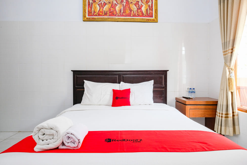 RedDoorz Deluxe Room