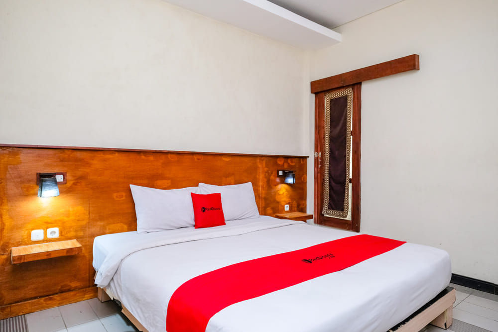 RedDoorz Room