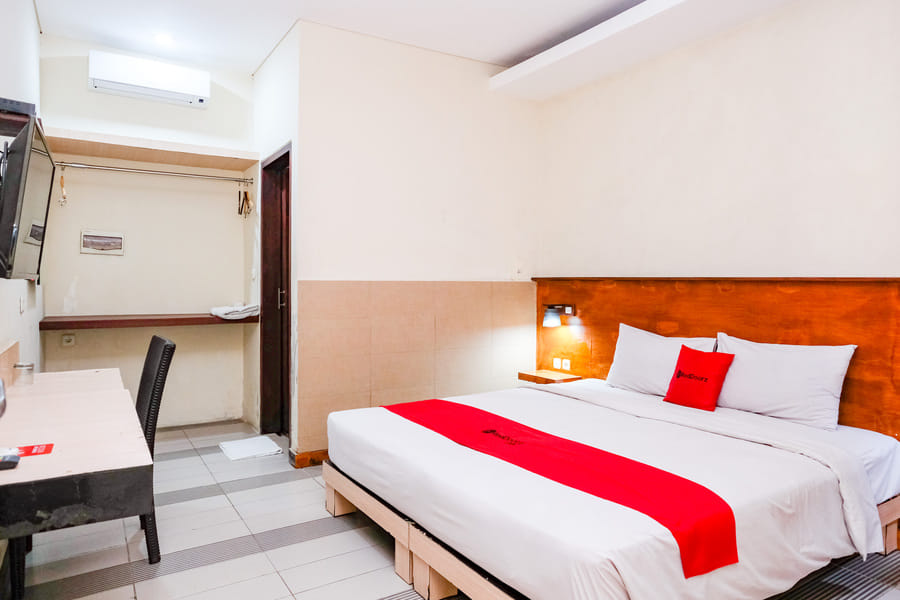 RedDoorz near Legian Street