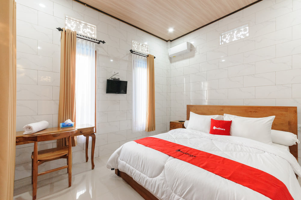 RedDoorz Room
