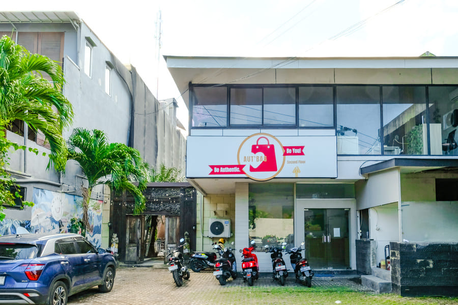 Lega Legi Town House Seminyak by The Lavana