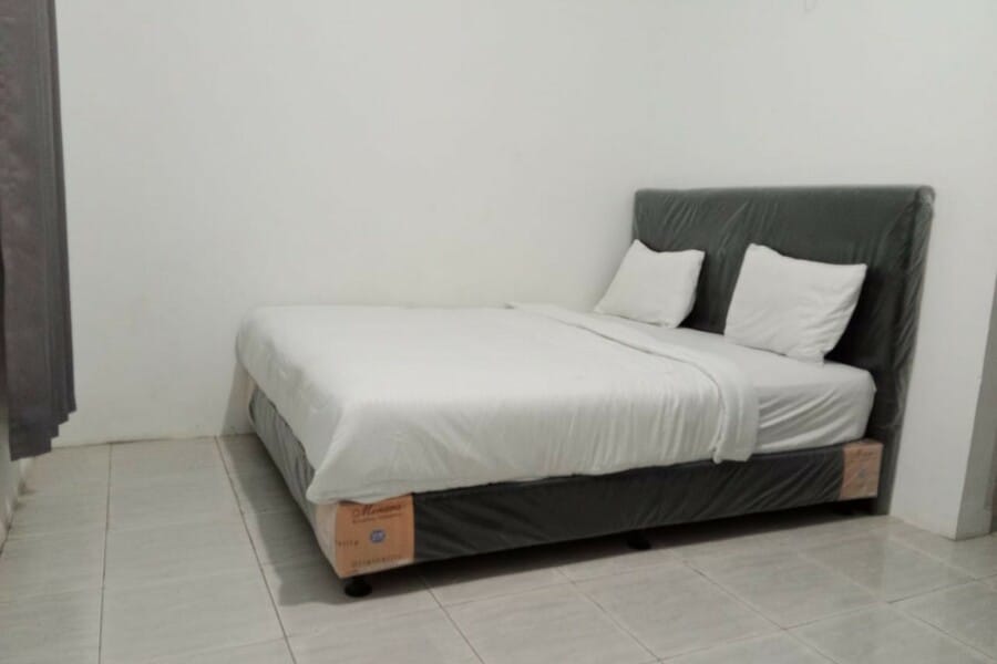 RedDoorz @ Pantai Sayangheulang