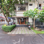 Urbanview Hotel near Paris Van Java Mall