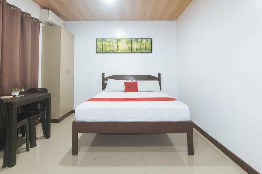 RedDoorz @ RJs Bldg near Lyceum Gen Trias Cavite