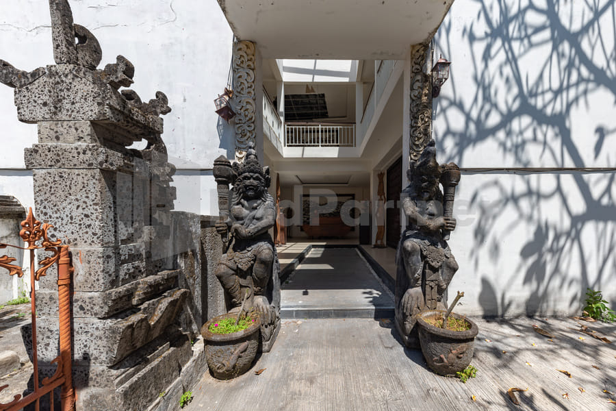 Ozz Hotel Kuta Bali manage by Ozz Group