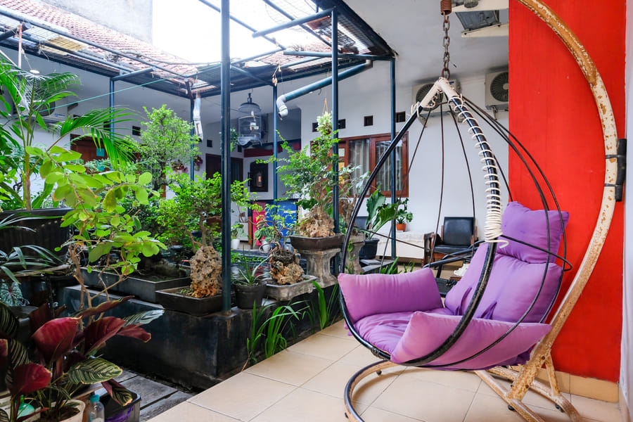 RedDoorz near Hartono Mall