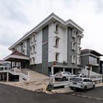 RedDoorz Plus near Universitas Maranatha Bandung 2