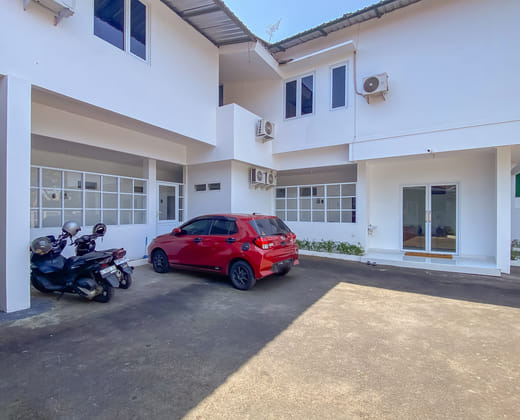 RedDoorz near Universitas Jenderal Soedirman 4