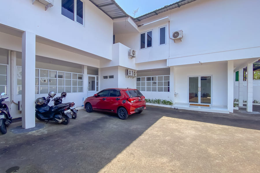 RedDoorz near Universitas Jenderal Soedirman 4