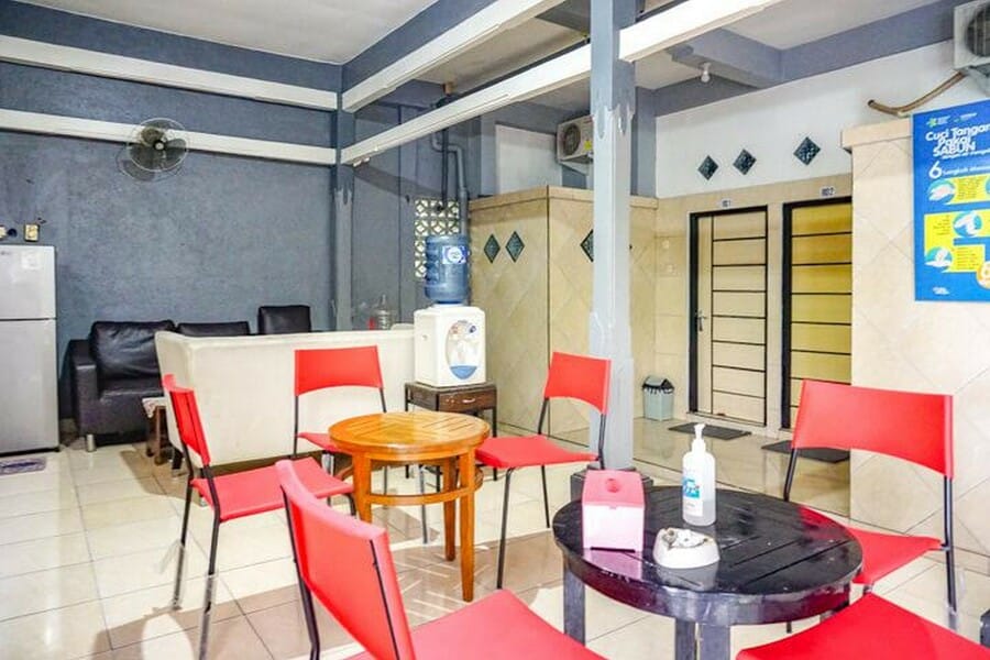 RedDoorz near Penimbangan Beach Singaraja