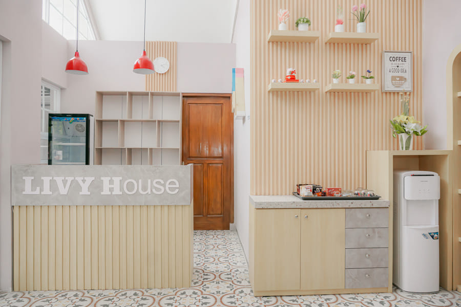 Urbanview Livy House Blitar