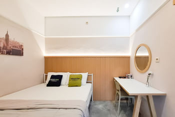 Urbanview Livy House Blitar