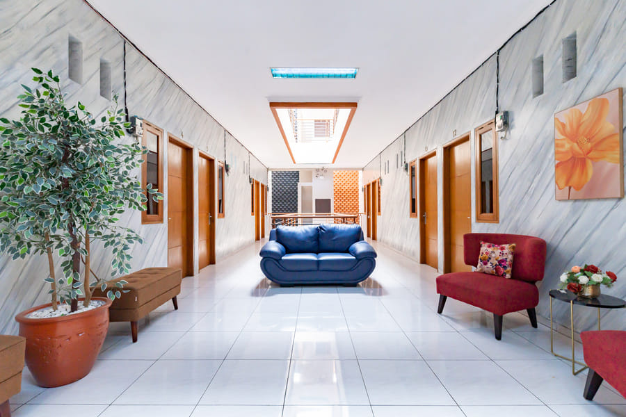 Urbanview Syariah Hotel Tiga ER near Karawang Central Plaza