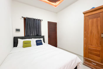 Urbanview Hotel Arta Guna Casa