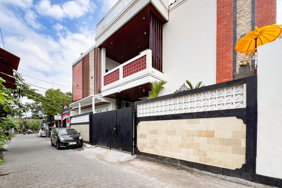 Urbanview Hotel Arta Guna Casa