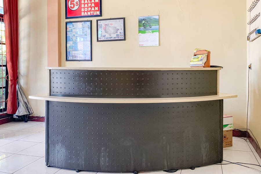 RedDoorz Syariah @ Flamboyan Indah Kuningan