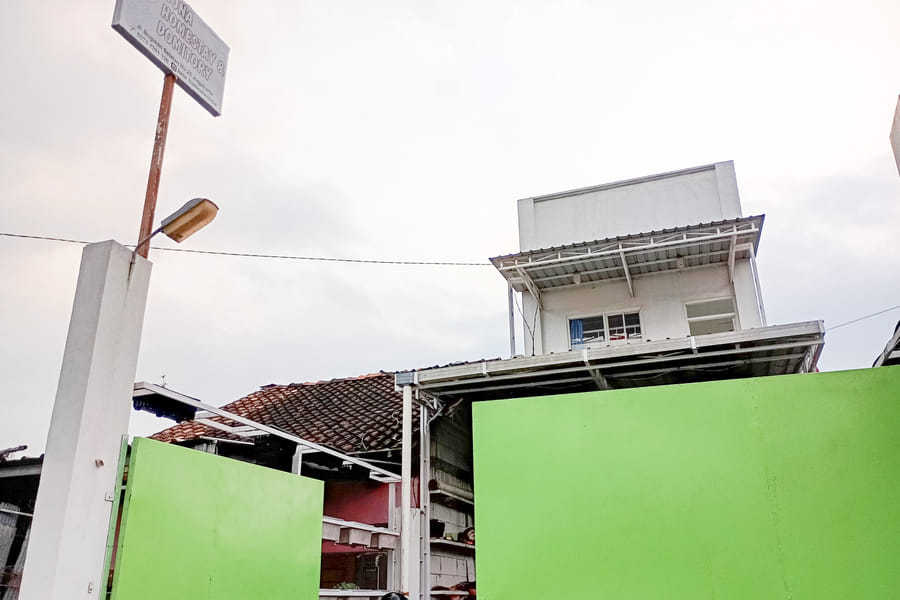 RedDoorz Hostel @ Luna Bunkbed Malioboro