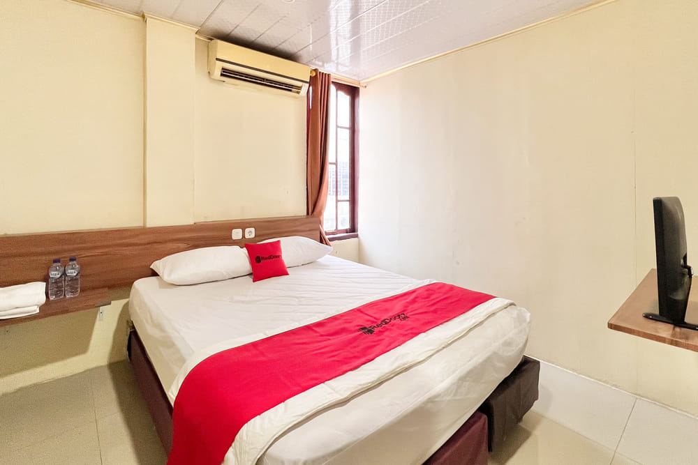 RedDoorz Room