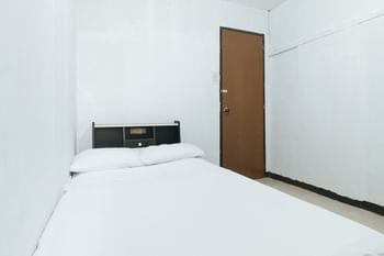 RedDoorz @ Amora Villa Apartelle