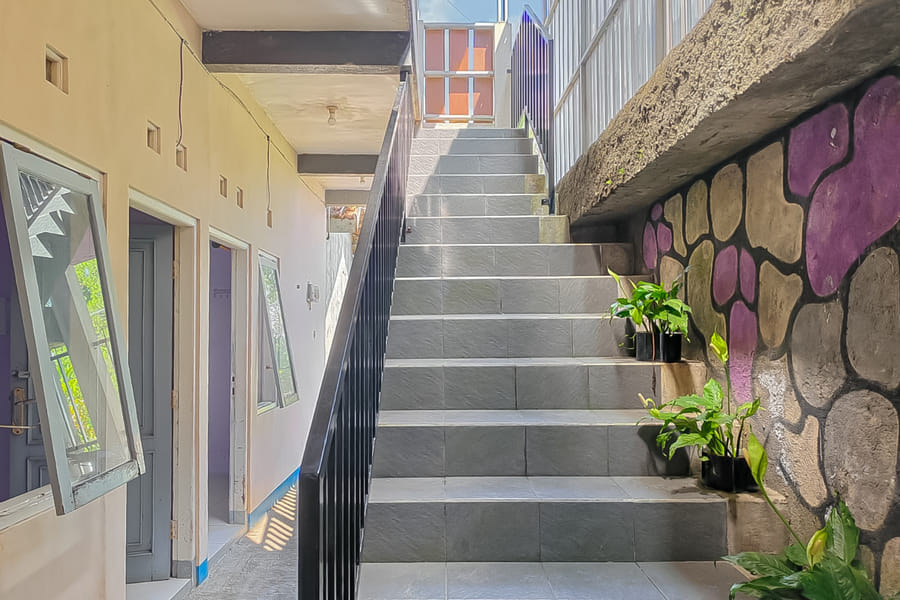 RedDoorz near Treetop Adventure Kopeng