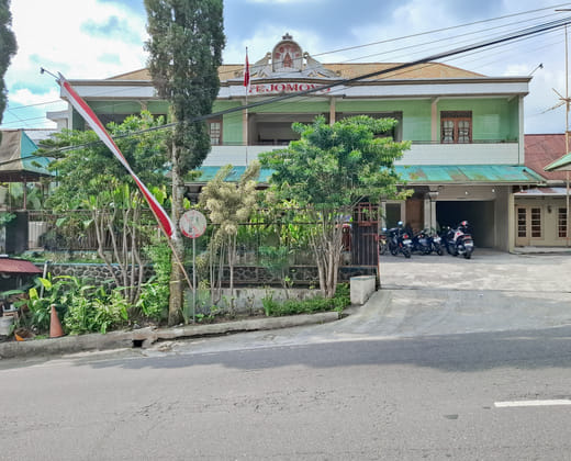 RedDoorz Hotel Tejomoyo Near Bukit Sekipan Tawangmangu