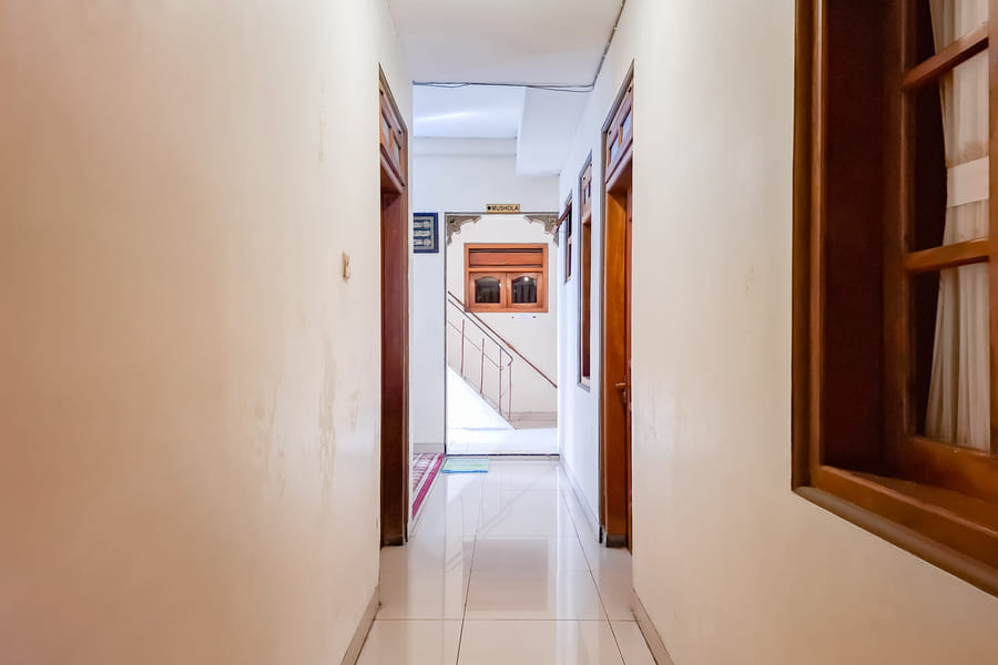 RedDoorz Hotel Tejomoyo Near Bukit Sekipan Tawangmangu