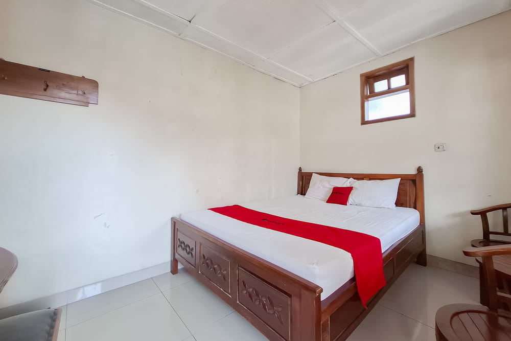 RedDoorz Room