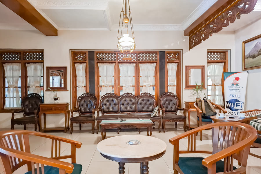 RedDoorz Hotel Tejomoyo Near Bukit Sekipan Tawangmangu