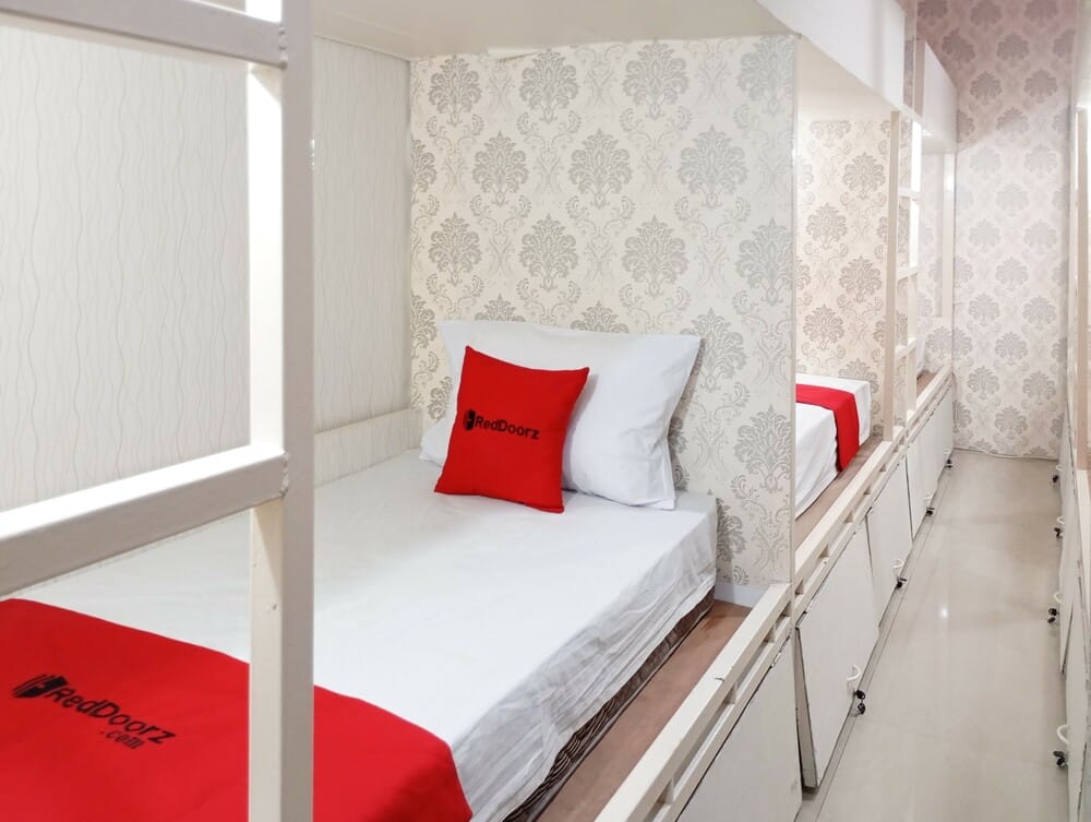 RedDoorz Bed in 10 bed mixed dormitory