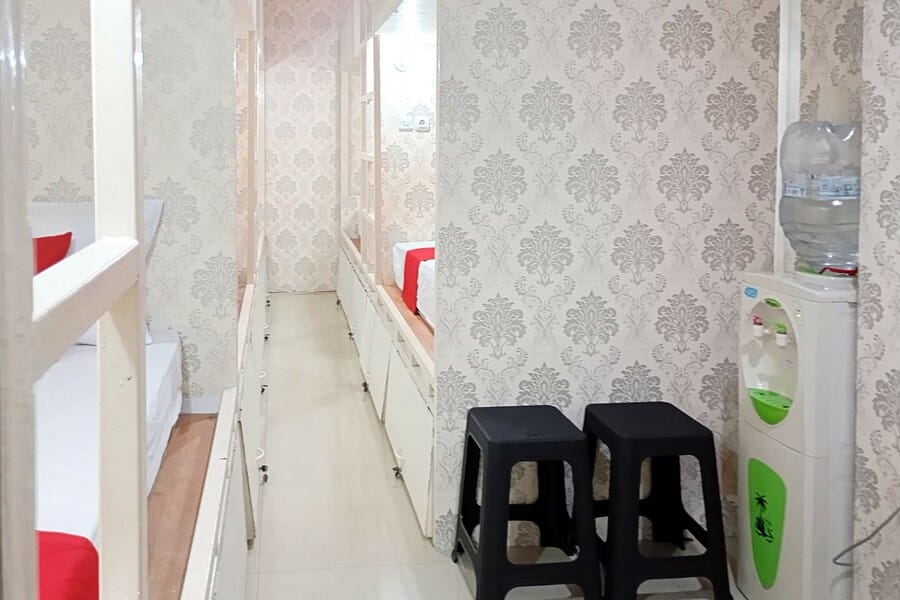RedDoorz Hostel @ Luna Bunkbed Malioboro