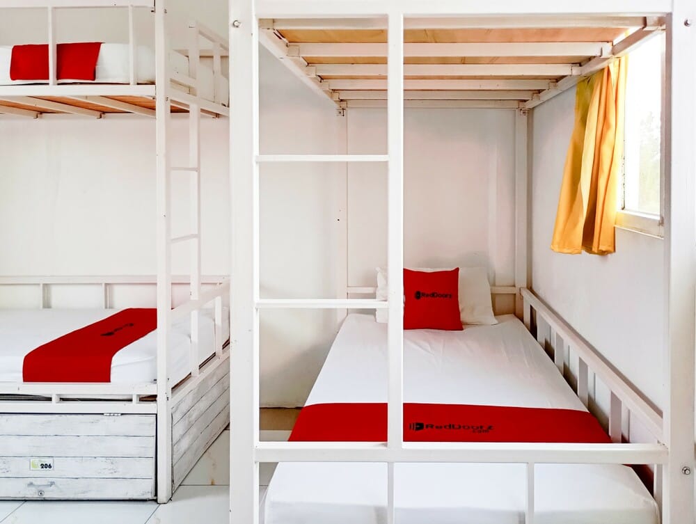 RedDoorz Bed in 6 Bed Mixed Dormitory