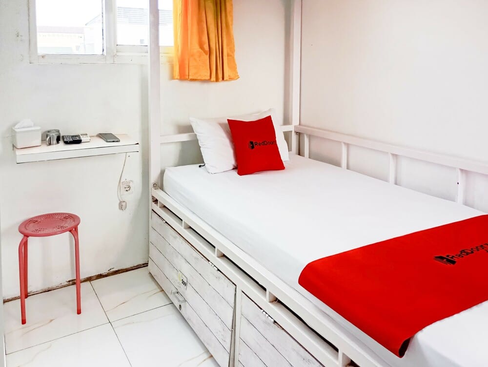 RedDoorz Single Bed in 2 Bed Mixed Dormitory