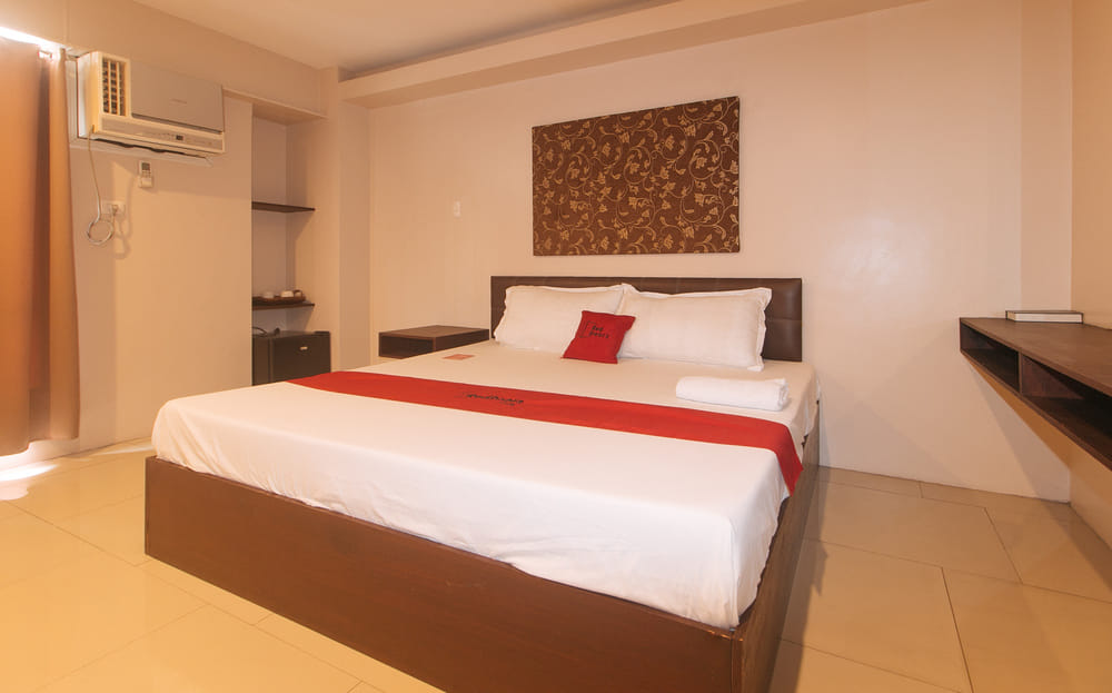 RedDoorz Suite