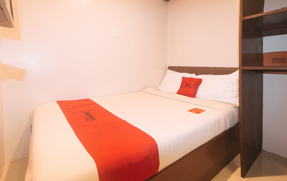 RedDoorz Standard Room