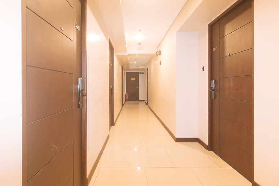 RedDoorz @ Regina Hometel J Victor