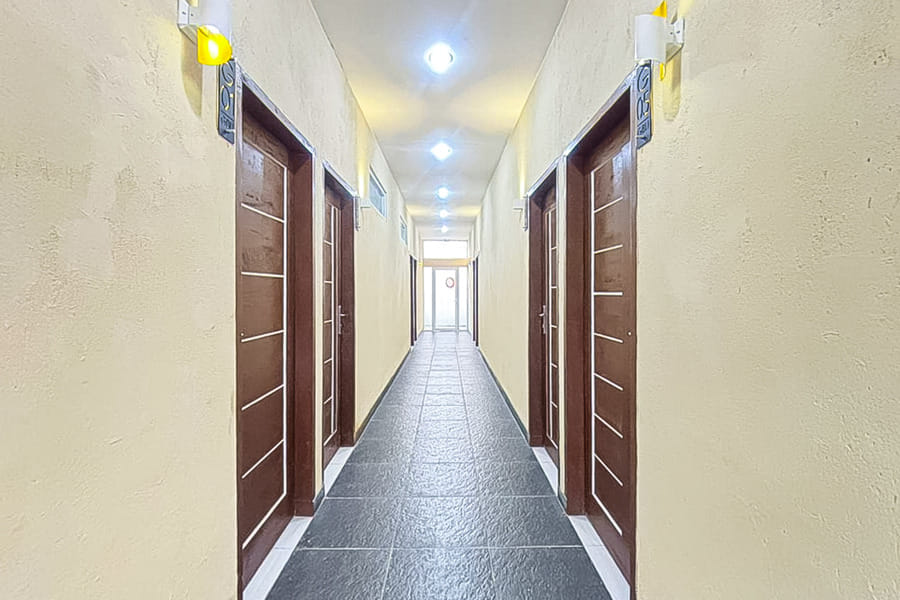 RedDoorz near RS Hermina Tangerang
