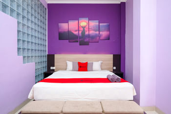 RedDoorz @ myRoom UMY