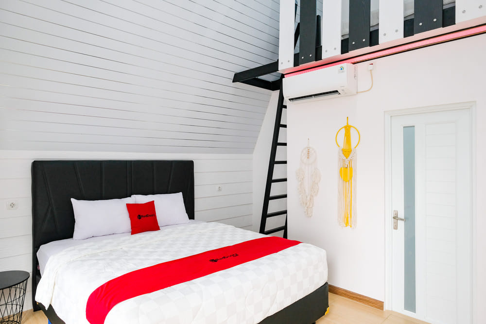 RedDoorz Family Room