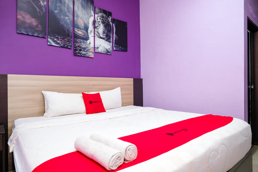 RedDoorz Room