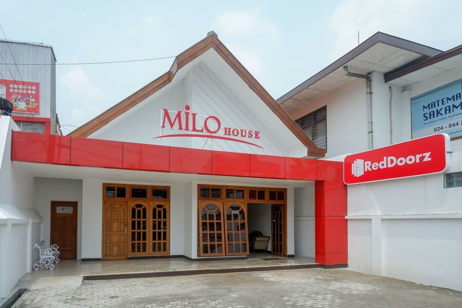 RedDoorz near Kawasan Simpang Lima Area