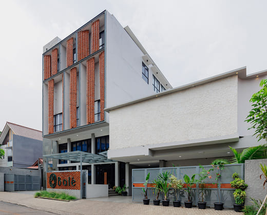 Urbanview Hotel Puri Indah