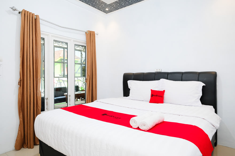 RedDoorz Deluxe Room