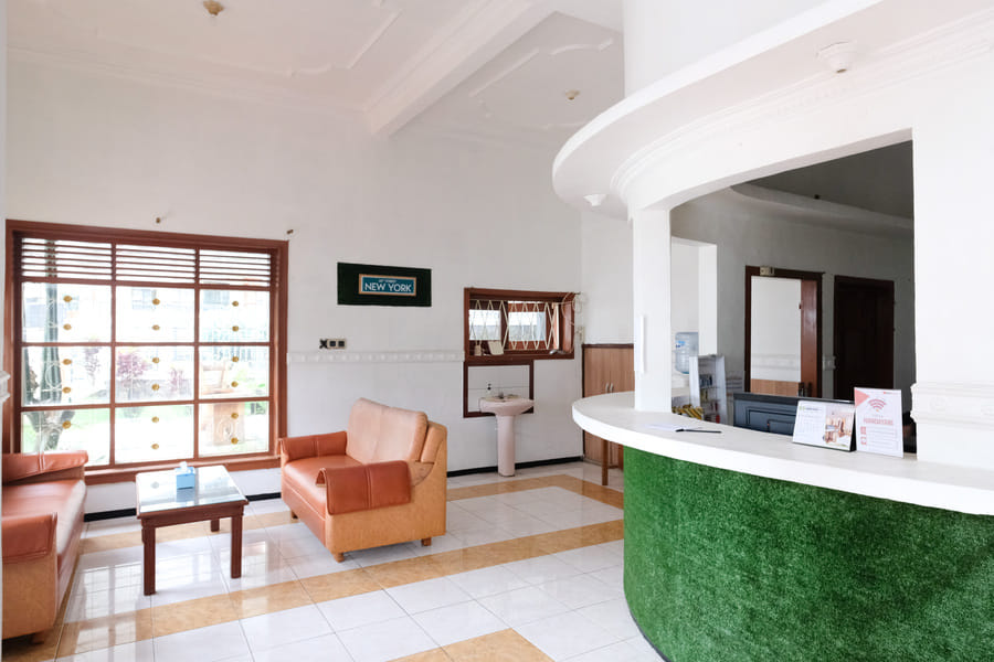 RedDoorz Plus near Taman Rekreasi Selecta 2