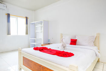 RedDoorz Plus near Taman Rekreasi Selecta 2